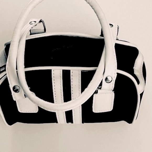 ADIDAS Bundled 3 Items( Backpack , Flips & Mini Bag - Picture 6 of 6